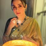 Amruta Khanvilkar Instagram - #happydiwali Thankyou @mysilklove for the beautiful saree And @sorayaajewels_