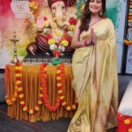 Amruta Khanvilkar Instagram – Ganaraj Gajanan” is beautifully done by dear @amrutakhanvilkar and @rahuldeshpande…
couldn’t stop myself from creating a reel with Bappa on this one❤️ 
Kudos to the team!
Guys do checkout the full music video on amruta’s official YouTube channel! 
Bappa Moraya ❤️🙏🏻

#ganarajgajanan #bappamorya #ganpatibappamorya #ganesha #ganpati #ganeshchaturthi #ganpatibappa #bappamajha #savanieeravindrra #amrutakhanvilkar #explorepage