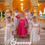 Amruta Khanvilkar Instagram – Had so much fun performing with these beauties 
Have you watched the song ? If not click on the link in bio and watch #ganrajgajanan now 
@rahuldeshpandeofficial 
@samantvipra 
@pooja.malkar.7 
@mitalee.inamdar 
@_drushtii 
@tejashree.muley 
@rhythmicmadhu_official 
Edited by @mohini_dighe 
#amritkalastudios #amrutakhanvilkar #ganapti #bappamorya #ganrajgajanan