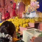 Amruta Khanvilkar Instagram - #ganapatibappamorya #dagdushethganpati मोरया मोरया मी बाळ तान्हे तुझीच सेवा करू काय जाणे अन्याय माझे कोट्यान कोटी मोरेश्वरा बा तू घाल पोटी #amrutakhanvilkar #ganapati #majhabappa