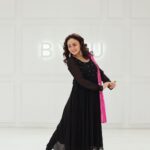 Amruta Khanvilkar Instagram – Just an impromptu on one of my favourite songs ….
Location courtesy @byou.in 
Choreographed by @prirasha 
Managed by @gargee_theachiever 
Shot by @onesipdownfilms 
#amritkala #amrutakhanvilkar