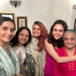 Amruta Khanvilkar Instagram – #ohwhatagang @bhawanasomaaya @bhavnapani13 @iamshampagopikrishna @guptaronkini
#girlgang #teachers