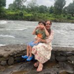 Amruta Khanvilkar Instagram – #justus #familytime at @urivergatekarjat
@aditik26 #nirvannurvi #aaji