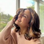 Amruta Khanvilkar Instagram - Beta sweater pehen lo …. Me - Khushi se 🥶 #londondiaries #amulivestotravel
