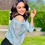 Amruta Khanvilkar Instagram - #cantgetenoughofthislight #londondiaries #amulivestotravel