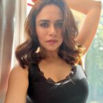 Amruta Khanvilkar Instagram - Daily dose of #londondiaries