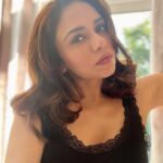 Amruta Khanvilkar Instagram - Daily dose of #londondiaries