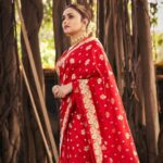 Amruta Khanvilkar Instagram - #मीमराठी #जयजयमहाराष्ट्रमाझा Wearing @warpnweftbysagrikarai Jewellery by @kankshinistudio Shot by @sagar_and_salil