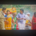 Amruta Khanvilkar Instagram - आजच्या दिवशी जर आपल्या जन्म भूमीला .... कर्म भूमीला तुम्हाला बहुमान द्याचा असेल तर फक्त @maharashtra_shaheer_the_film ” अनुभवून बघा प्रेक्षक म्हणून हा चित्रपट बघताना डोळे भरून येतात ... अंगावर रोमांच उभे राहतात .... उर अभिमानाने भरून येतो उत्तम दिग्दर्शन .... छायाचित्रण .... अभिनयाने .... ने नटलेला हा चित्रपट तुम्ही बघायलाच पाहिजे @kedarshindems अप्रतिम story telling आणि दिग्दर्शन @ankushpchaudhari कुठेच दिसत नाही …फक्त आणि फक्त शाहीर साबळे @sanashinde चे डोळे ... तिची सरलता ... तिची स्थिरता खूपच जीवघेणी आहे आणि @ajayatulofficial ह्यांच्या संगीता बद्दल जितकं बोलावं तितकं कमी .... गाऊ नको किसना म्हणजे क मा ल …. पाऊल थकलं नाही 🙏🏻🙏🏻🙏🏻🙏🏻 अजय सर काय ओ बोलावं … नतमस्तक 🙏🏻🙏🏻🙏🏻 @vaasudop how gorgeous each frame is looking चित्रपट नक्की बघा जय जय महाराष्ट्र माझा @everestentertainment @ajayatulofficial @kedarshindems @ankushpchaudhari @sanashinde @vaasudop
