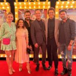 Amruta Khanvilkar Instagram - Friends like Family❤️🙃🤗 @discodancerthemusical @amrutakhanvilkar @sidakumar @chitrashi @shobhitattrayofficial @dhruvaditya_ #premier #dance #love #musical Designed by @amitdhawan3451 @casmirclothing