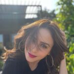 Amruta Khanvilkar Instagram - #sunglaredontcare #amrutakhanvilkar #travelwithamu #youtube #nashik @grapecounty