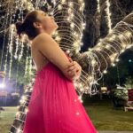 Amruta Khanvilkar Instagram - #photodump from the #soulfestival at @anantahotels organised by @lifestyleasiaindia @the.envelop @travelandleisureindia @architecturedesign.in ….. has literally filled up our souls with memories which me n my #bff @iamsonalikhare can never forget …. The moment we entered the festival it made us feel like we’ve entered into a different world ….right from the master classes to art …. From the whole decor to food … this was two days of absolute fabulousness ….. thankyou for having me guys and making it one the best vacations I ve had #amusona #amrutakhanvilkar #sundayvibes #weekend
