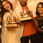 Amruta Khanvilkar Instagram - #maharashtrachafavouritekon2022 #mfk2022 What a nighttttt …. Go watch the entire #btsvideo on my YouTube channel now Link in bio @zeetalkies @oakprasad @planet.marathi @akshaybardapurkar @goldenratiofilmsg #amrutakhanvilkar #chandramukhi #chandra #actor #performer