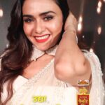 Amruta Khanvilkar Instagram - अस्सल मनोरंजनाची मेजवानी घेऊन तुमच्या भेटीला येत आहे महाराष्ट्राचा भव्यदिव्य पुरस्कार सोहळा ‘महाराष्ट्राचा फेवरेट कोण? २०२२’... उद्या दुपारी १ वाजता आणि संध्याकाळी ७ वाजता आपल्या झी टॉकीजवर. #MFK2022 #ZeeTalkies
