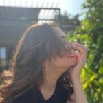Amruta Khanvilkar Instagram - #sunglaredontcare #amrutakhanvilkar #travelwithamu #youtube #nashik @grapecounty