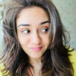 Amruta Khanvilkar Instagram – #dayumgirl should have taken a photo yesterday…. #newcolor @priyanka.s.borkar ❤️

#amrutakhanvilkar #newlook