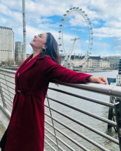 Amruta Khanvilkar Instagram - #hellosunshine ……. #lastdayinthiscity ….. #homebound

#amrutakhanvilkar #london #uk #shootinglife #kalawati