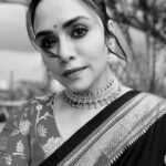 Amruta Khanvilkar Instagram - In the world of #nineyards Wearing @kankshinistudio @pratha_sarees #amrutakhanvilkar