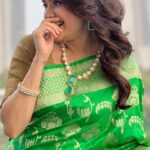 Amruta Khanvilkar Instagram - Love the track found pictures to use it 🤪 #ranirani Wearing @warpnweftbysagrikarai and @sorayaajewels_ #amrutakhanvilkar