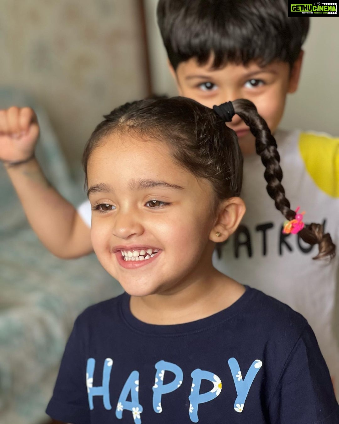 Amruta Khanvilkar Instagram - #happybdayourprincess #nurvi you are such a special girl mau loves you to infinity n beyond …. To have a daughter like you has truly completed our lives #nuvachi we will always love you and protect you @aditik26 @deebakshi @ajit.khanvilkar