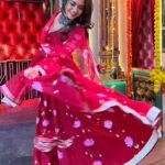 Amruta Khanvilkar Instagram - #sanedosanedo #prenavratri #vibes Wearing @aachho PR @dinky_nirh