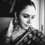 Amruta Khanvilkar Instagram - In the world of #nineyards #amrutakhanvilkar