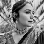 Amruta Khanvilkar Instagram - In the world of #nineyards Wearing @kankshinistudio @pratha_sarees #amrutakhanvilkar