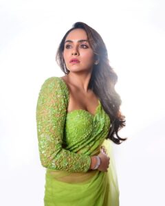 Amruta Khanvilkar Instagram - #letsgogreen 

Wearing @premyabymanishii 
Styled by @nehachaudhary_ 
Hair n makeup @seemaaofficial 
📸 @trilogy_works 

#amrutakhanvilkar #sareelove