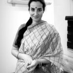 Amrutha Srinivasan Instagram - This is Seetha from #ananthamonzee5 . Seetha would have been my paati's age; almost. :) The next picture is my paati. My mom's mom - Kalpagam ♥️ (the Seetha that is OG Geetha's mom) Okay I'm off to send this picture to my paati on WhatsApp. 😂 @directorpriya.v @reemaravi8 @kaju_venki16 @bagath_at @suryarajeevan @dipti11_official @a.s.ram @ananthnag24 @iam_anjalirao @paramguhanesh