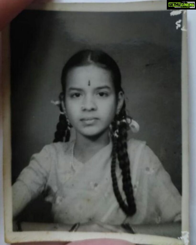 Amrutha Srinivasan Instagram - This is Seetha from #ananthamonzee5 . Seetha would have been my paati's age; almost. :) The next picture is my paati. My mom's mom - Kalpagam ♥️ (the Seetha that is OG Geetha's mom) Okay I'm off to send this picture to my paati on WhatsApp. 😂 @directorpriya.v @reemaravi8 @kaju_venki16 @bagath_at @suryarajeevan @dipti11_official @a.s.ram @ananthnag24 @iam_anjalirao @paramguhanesh