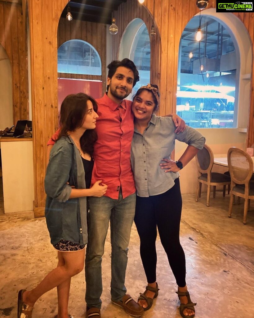 Amrutha Srinivasan Instagram - Shalandam and Harishaa appreciation post. That's all. I love you both to BITS. :) P.S.: Get yourself someone who looks at you the way I am looking at these guys. #supportsystem #film Fika Chennai