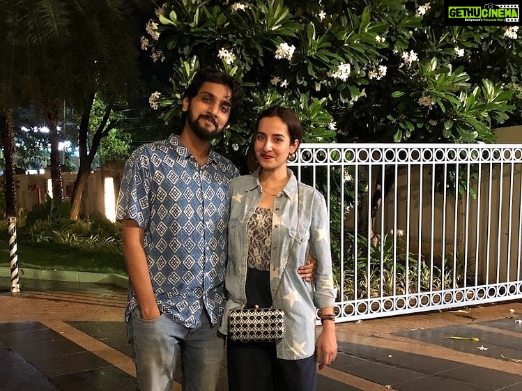 Amrutha Srinivasan Instagram - My world - and it's bloody beautiful :) #byebye28hello29 You guys are the best. I am so grateful for you all. Love you all so much. I know I'm late .. but, I just don't know how to thank you all .. I mean I do expect you all to fkin show up for me just as I would for you all, but the fact that you all are and continue to be the loves of my life and support system means the world to me. 😭♥️ #countingmyblessings