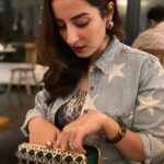 Amrutha Srinivasan Instagram – My world – and it’s bloody beautiful :)

#byebye28hello29 

You guys are the best. I am so grateful for you all. Love you all so much. I know I’m late .. but, I just don’t know how to thank you all .. I mean I do expect you all to fkin show up for me just as I would for you all, but the fact that you all are and continue to be the loves of my life and support system means the world to me. 😭♥️

#countingmyblessings