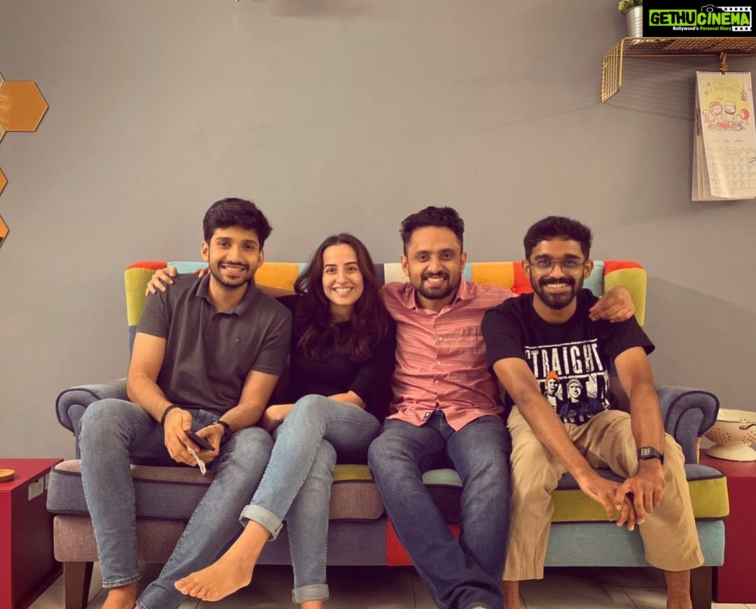 Amrutha Srinivasan Instagram - Alexa, play "engal veetil ellaa naalum kaarthigai" ... (me hoping this will work, not even owning an Alexa). I'm framing this one for sure. I may have been at my worst physical health today but you guys just are unbelievably loving and fun that I almost forgot about it for five minutes in between the puking 🥲 Love you all loads. ♥️😭 P.S.: Next time Pizzas and football here okay? (nadula kelvi kepen avan edhuku ippo ball'ah corner ku eduthutu ponaan nu).