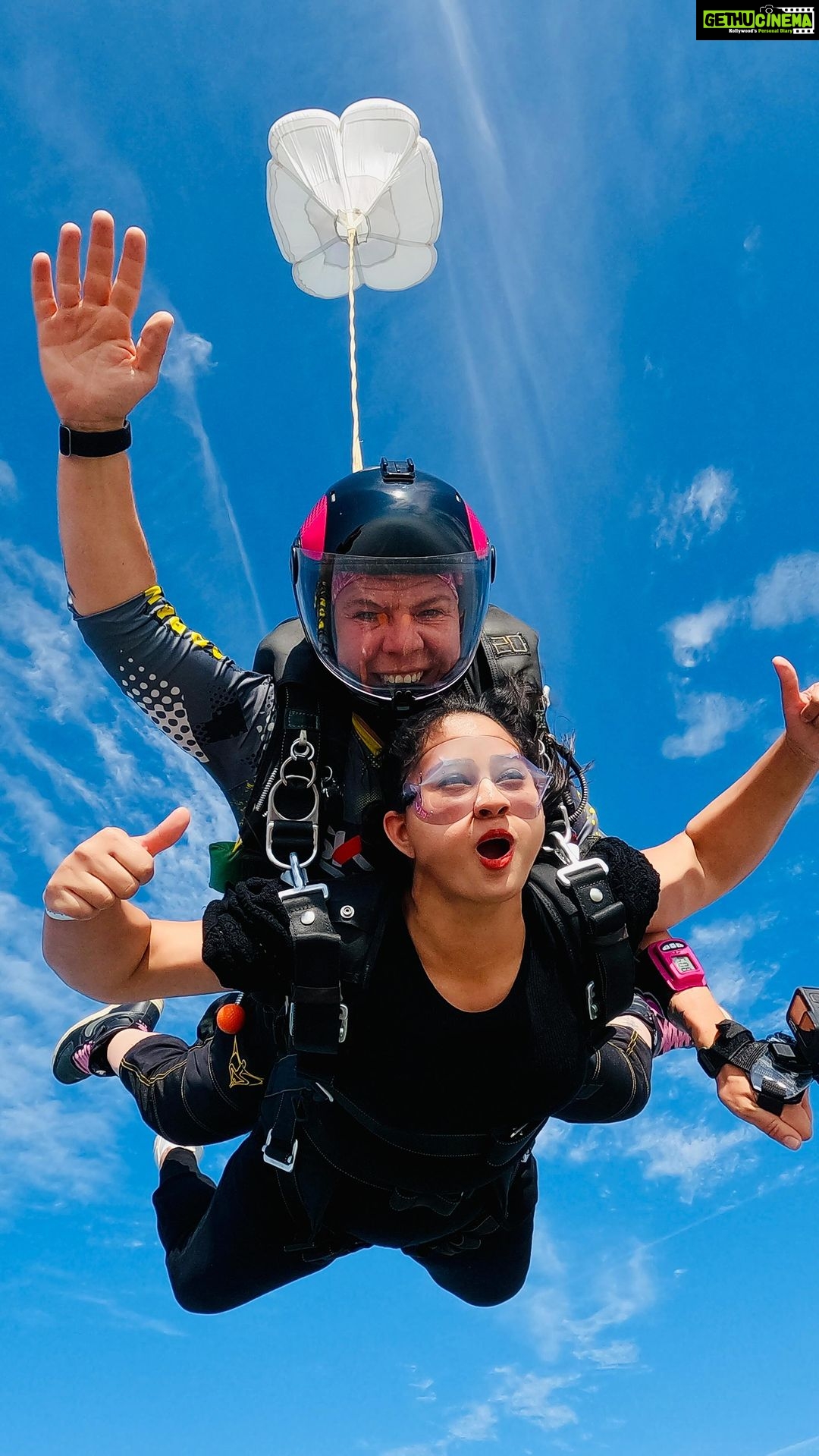 Amulya Instagram - One numb moment of my life ❤️ #skydive #skydivedubai Thank you @tours_i_go_holiday for organising this amazing adventure .. A stunning memory for this lifetime..🪂