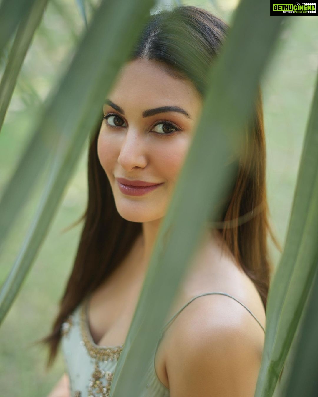 Amyra Dastur Instagram - Eye contact is a dangerous, dangerous thing. But lovely. Oh so lovely …….. . . . HMUA @makeupbysoniakrishna Styled by @thenanditakohli Outfit @arbyrheakapoor Chandigarh, India
