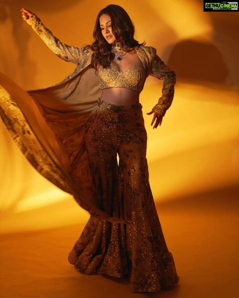 Amyra Dastur Instagram - I am a disco dancer 🪩✨ . . In @printsbyradhika for the opening night of MAMI 2023 💫 . . . Jewellery @karishma.joolry & @preciouscollectionjewellounge Styled by @richamehta1990 Hair @kimberlyychu MUA @anumariyajose Shot by @popmercy