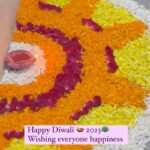 Anagha Bhosale Instagram - Happy Laxmi puja✨ wishing everyone prosperity love & happiness 🪔….. #mummy #daddy #aaji #diwali2023