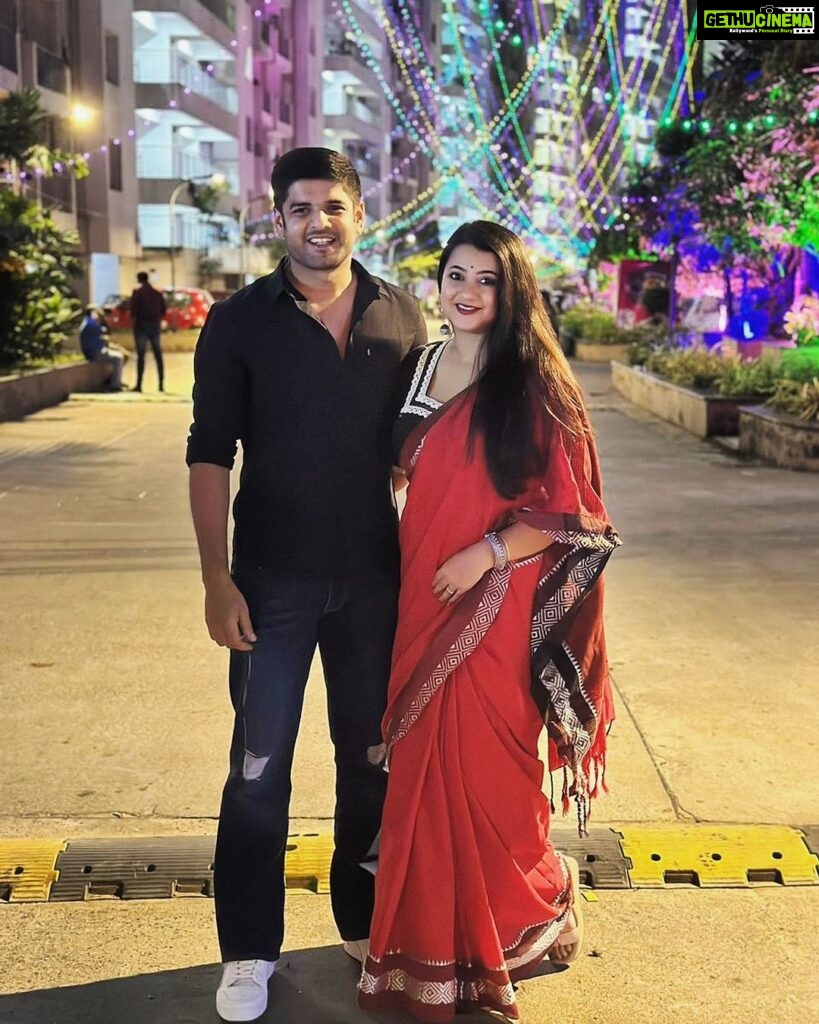 Anamika Chakraborty Instagram - Pujo ‘23 , Ashtami night with husband. ❤️