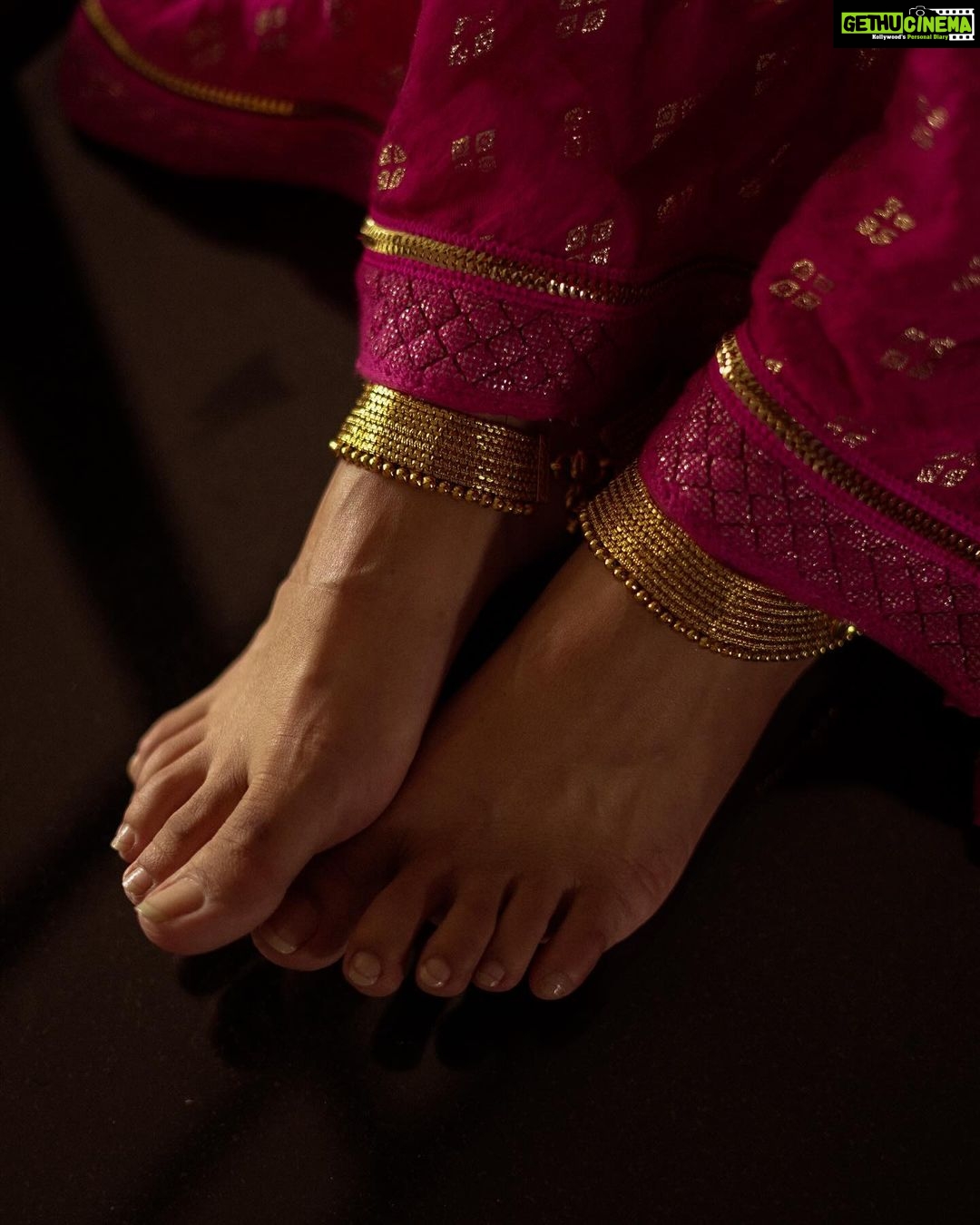 Ananya Instagram - Styling : @amritha_lakshmi___ @styledby_al_ Photographer : @yaami____ Mua : @sreegeshvasan_makeupartist Costume : @aydhab Jewellery : @goodwillcollectionskerala Location : @azora.hotels Bts : @__naim.___