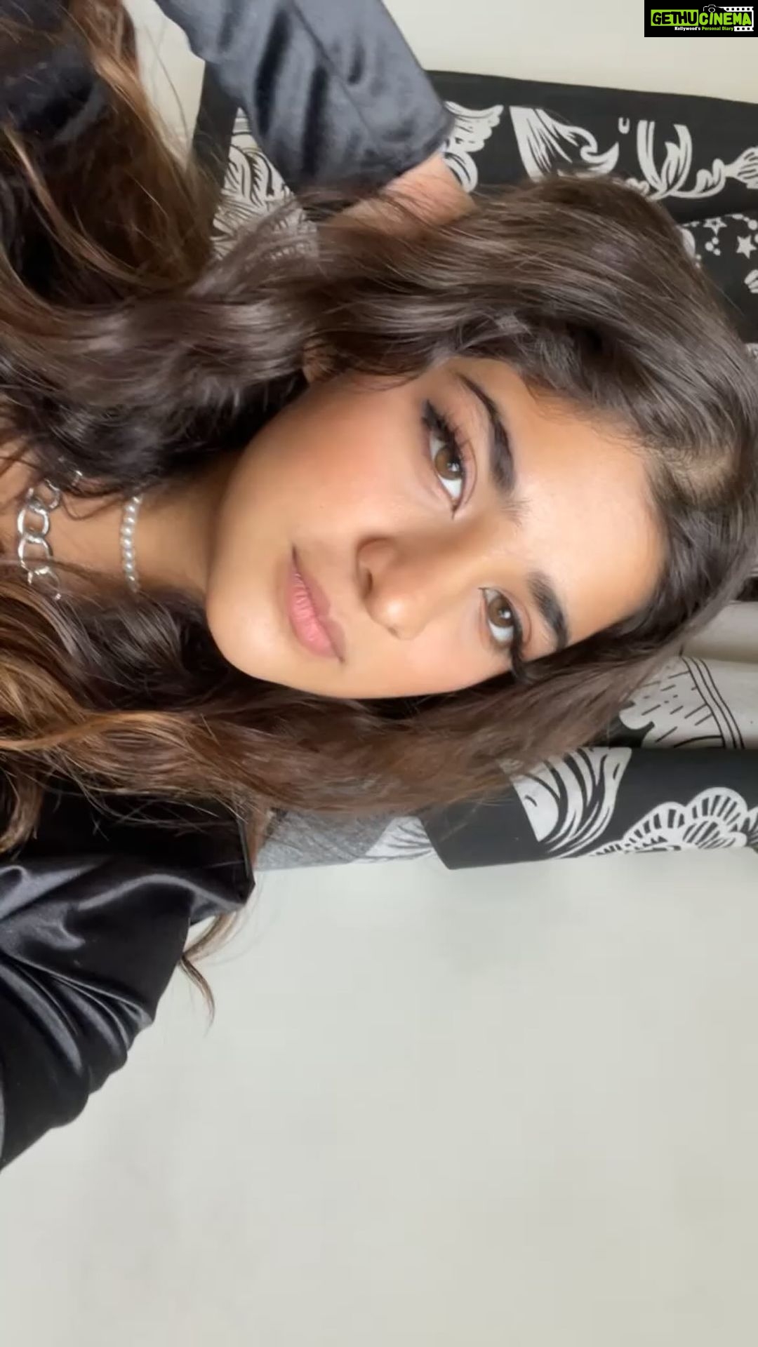 Ananya Agarwal Instagram - just clearing drafts🩶