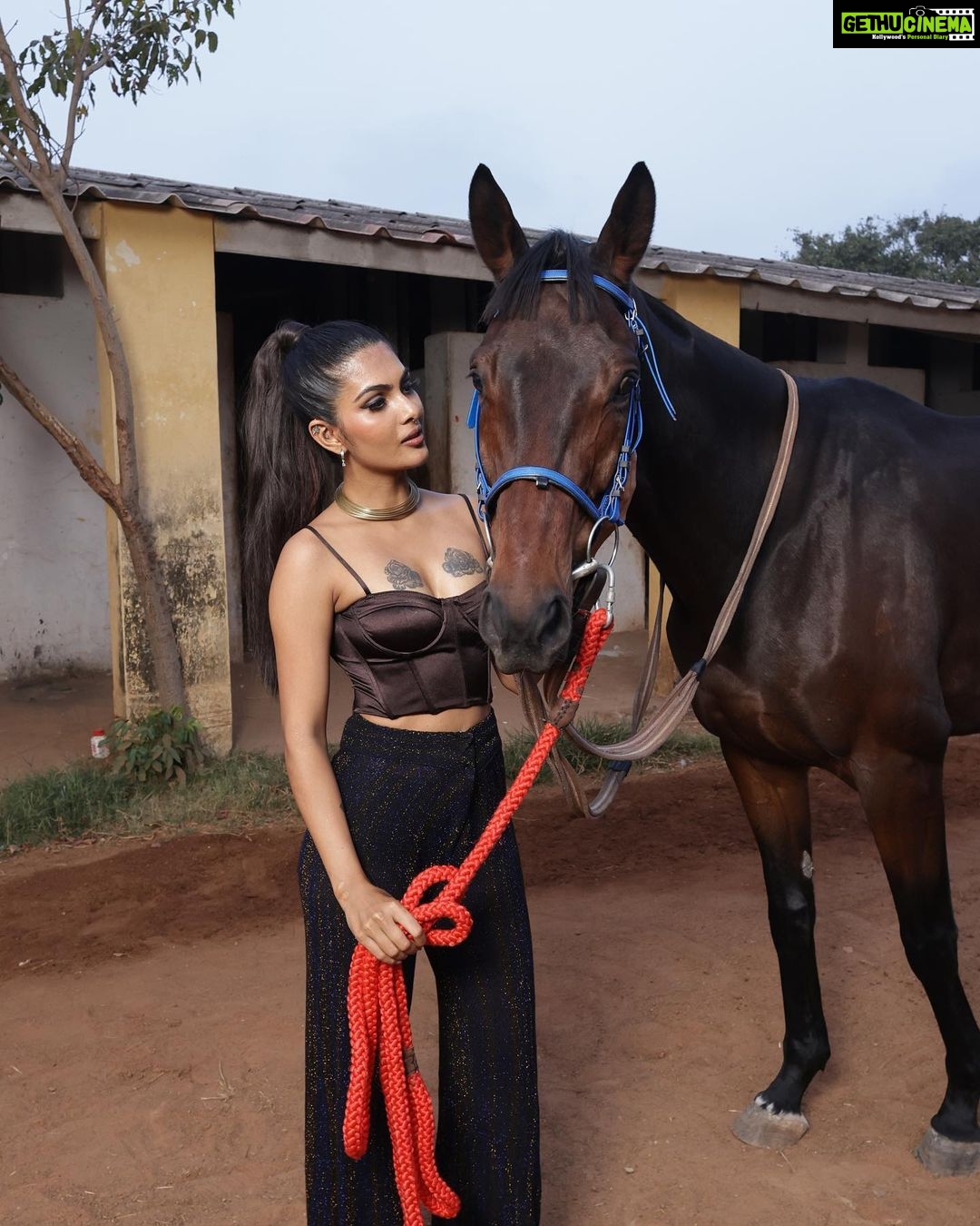 Ananya Rao Instagram - Happy in my own world🥰 #shoot #horse #newme #new #change #pretty #strong #alive #love #happymood #stronghead #peaceful #beauty #beautiful #feelingblessed #prettyhot #ananya #feltpretty #southindiangirls #south #indiangirls #india #instagram #instagood #instadaily #soul #glow #tattoo #tattoos #ananya #twins