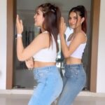 Ananya Rao Instagram - 😎😎 Cc @alexbiswokarma___ 😍 #hit #tiktokdance #tiktoklove #tiktokindia #tiktoklover #tiktok #tiktoktwins #tiktokgirls #twindancers #twinster #twingoals #twins #goals #dancer #dancers #dancelove #dancersofinstagram #southindiangirls #southindiandance #reels #reelsinstagram #instagramreels #ananyaapoorva #ananya