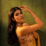 Ananya Rao Instagram - Yours truly ✨ . . Project designer : @shamini_shankar_official Photographer and team: @murlee_photography @_xavierphotography_ Makeup/Hair : @ratnamakeupartist Costume: @rihanadesigner Jwelery: @vbj_1900