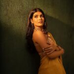 Ananya Rao Instagram - Glam-ing through life ✨ . . Project designer : @shamini_shankar_official Photographer and team: @murlee_photography @_xavierphotography_ Makeup/Hair : @ratnamakeupartist Costume: @rihanadesigner Jwelery: @vbj_1900
