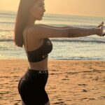 Ananya Rao Instagram - Ohh hey there 😄🤘🏻 #fitness #fit #gym #gymtime #fitnessmotivation #fitnessgoals #gymlover 💪🏻😎 #mass #fun #workout #tamilnadu #strength #strong #beast #beastmode #activated #gymfreaks #crazy #sogood #instafitness #instagood #masssong #hussle #gymfreaks #bff #twins #twin #ananyaapoorva #ananya