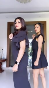 Ananya Rao Instagram - #wednesday feels 😎 #hit #tiktokdance #tiktoklove #tiktokindia #tiktoklover #tiktok #tiktoktwins #tiktokgirls #twindancers #twinster #twingoals #twins #goals #dancer #dancers #dancelove #dancersofinstagram #southindiangirls #southindiandance #reels #reelsinstagram #instagramreels #ananyaapoorva #ananya