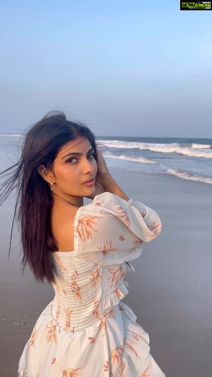 Ananya Rao Instagram - In love with your song @lakshaykapoorofficial 😍 #hit #tiktokdance #tiktoklove #tiktokindia #tiktoklover #tiktok #tiktoktwins #tiktokgirls #twindancers #twinster #twingoals #twins #goals #dancer #dancers #dancelove #dancersofinstagram #southindiangirls #southindiandance #reels #reelsinstagram #instagramreels #ananyaapoorva #ananya