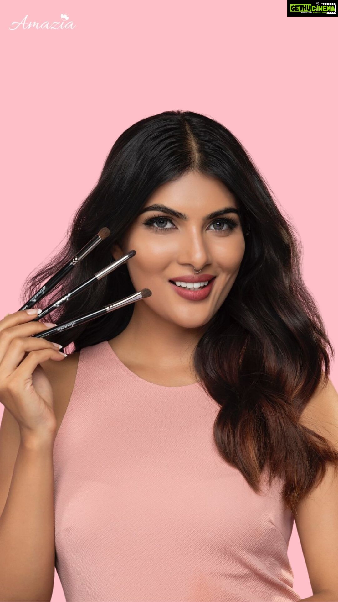 Ananya Rao Instagram - Ready to Up Your Makeup Game? πββοΈπβ¨ Introducing Amazia Professional Makeup Brushes! ποΈ β¨ Hand-sculpted for perfection. β¨ 44 different brushes to choose from. β¨ High-grade synthetic & natural fibers. β¨ Say goodbye to brush marks. Got questions or want a recommendation? Drop a comment below, and weβll help you find your perfect brush match! π¬π
. . . #Amazia #FeelAmazia #AmaziaBeauty #GetReadyWithAmazia #BrandbyVidushiKaul #beautyaccessories #Makeupaccessories #makeuptools #makeup #skincare #Makeupaccessoriesindia #ProfessionalBrushes #BestBrushes #Brushes #MakeupBrushSet #BeautyEssentials #MakeupBrushes #MakeupArtistry #BeautyTools #CosmeticBrushes #BrushCollection