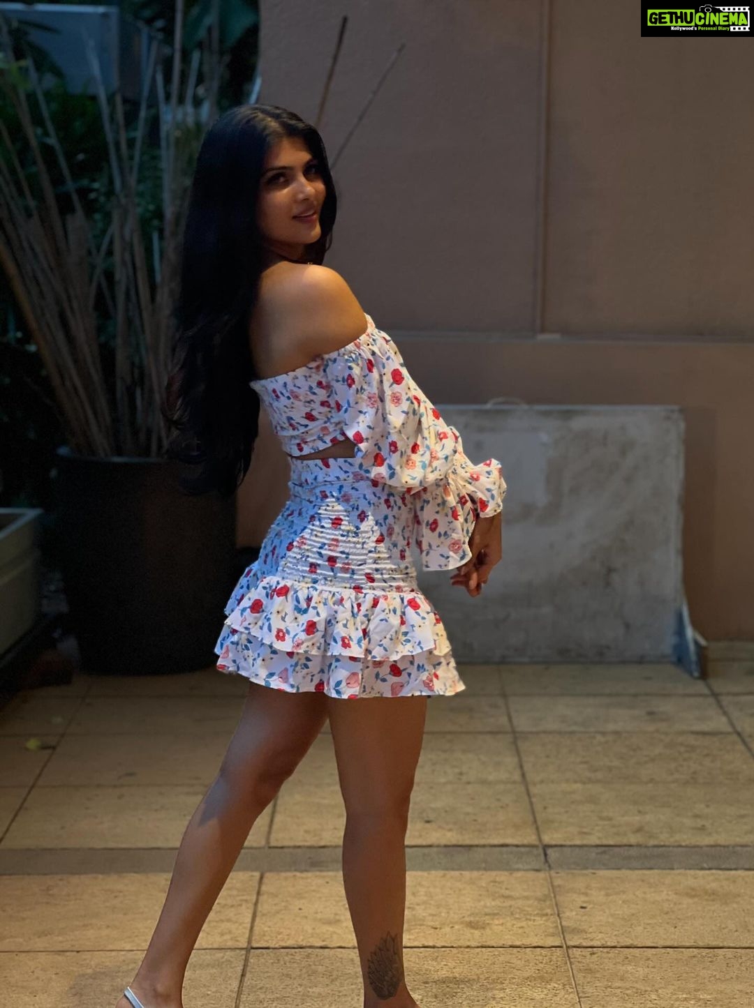 Ananya Rao Instagram - How’s your Sunday going?? 🤔